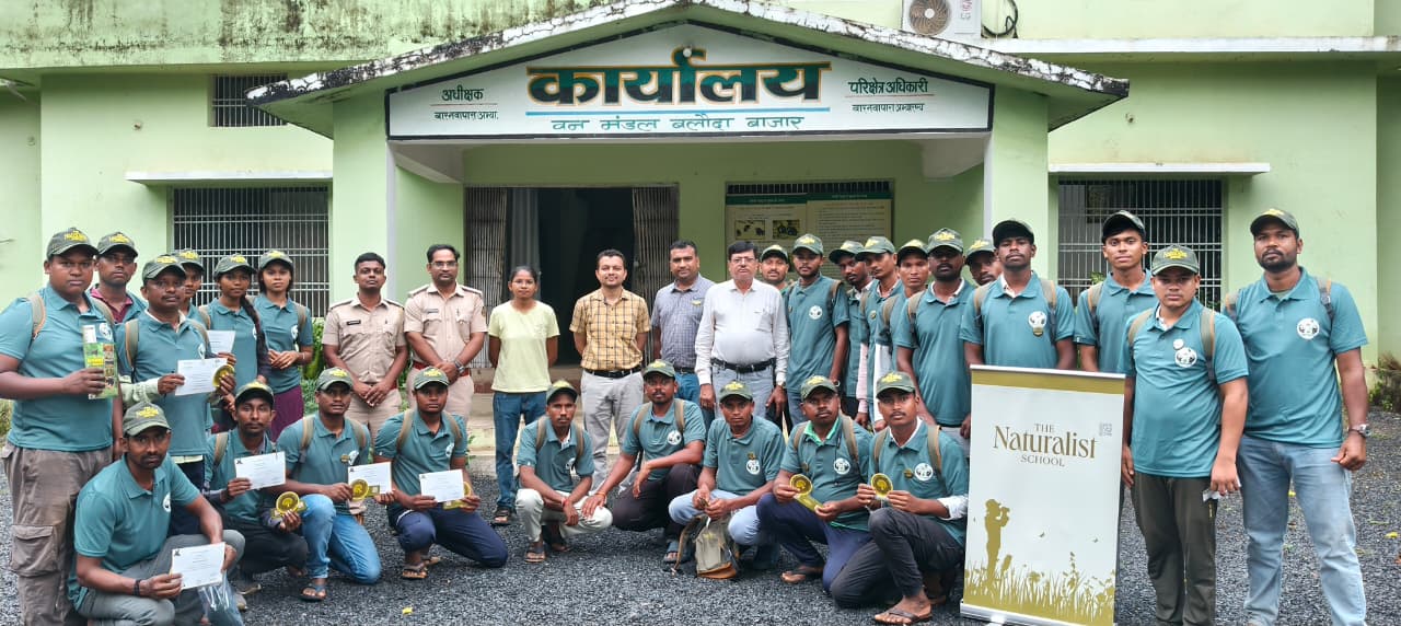 युवाओं को वन्यजीव पर्यटन एवं पर्यावरण संरक्षण की दी गई गहन जानकारी युवाओं को वन्यजीव पर्यटन एवं पर्यावरण संरक्षण की दी गई गहन जानकारी