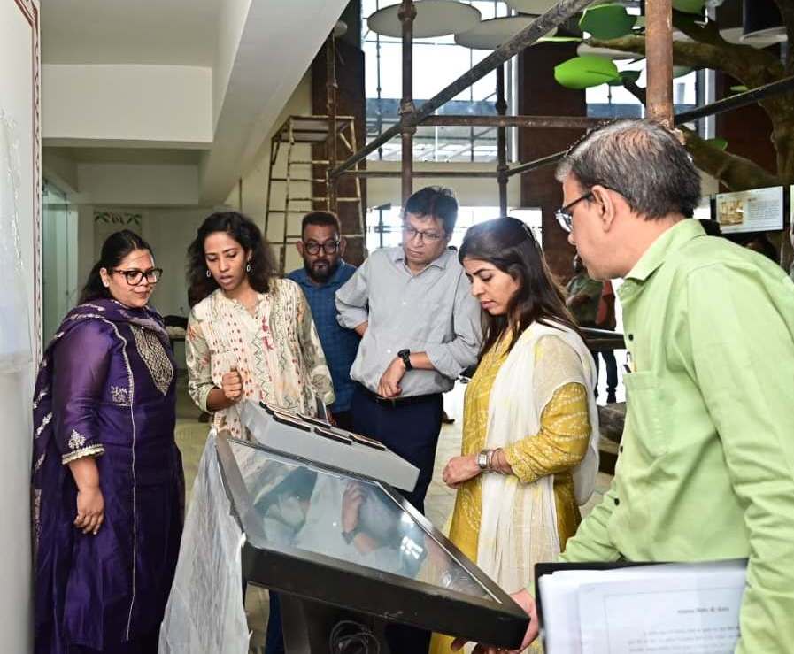 केन्द्रीय जनजातीय मंत्रालय के अधिकारियों ने की संग्रहालय की भव्यता और जीवंत प्रस्तुति की सराहना केन्द्रीय जनजातीय मंत्रालय के अधिकारियों ने की संग्रहालय की भव्यता और जीवंत प्रस्तुति की सराहना