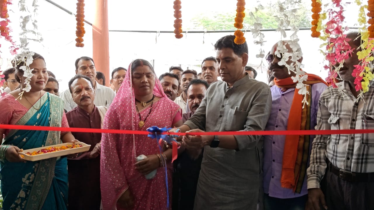 जनता की दहलीज़ पर राजस्व-सेवा : सुहेला में नए तहसील भवन का लोकार्पण, ग्रामीणों को मिले विकास के उपहार जनता की दहलीज़ पर राजस्व-सेवा : सुहेला में नए तहसील भवन का लोकार्पण, ग्रामीणों को मिले विकास के उपहार