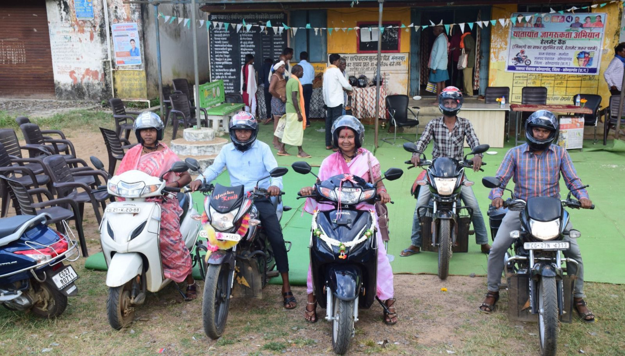 कोंडागांव जिले में हेलमेट बैंक की नई शुरूआत…… कोंडागांव जिले में हेलमेट बैंक की नई शुरूआत……