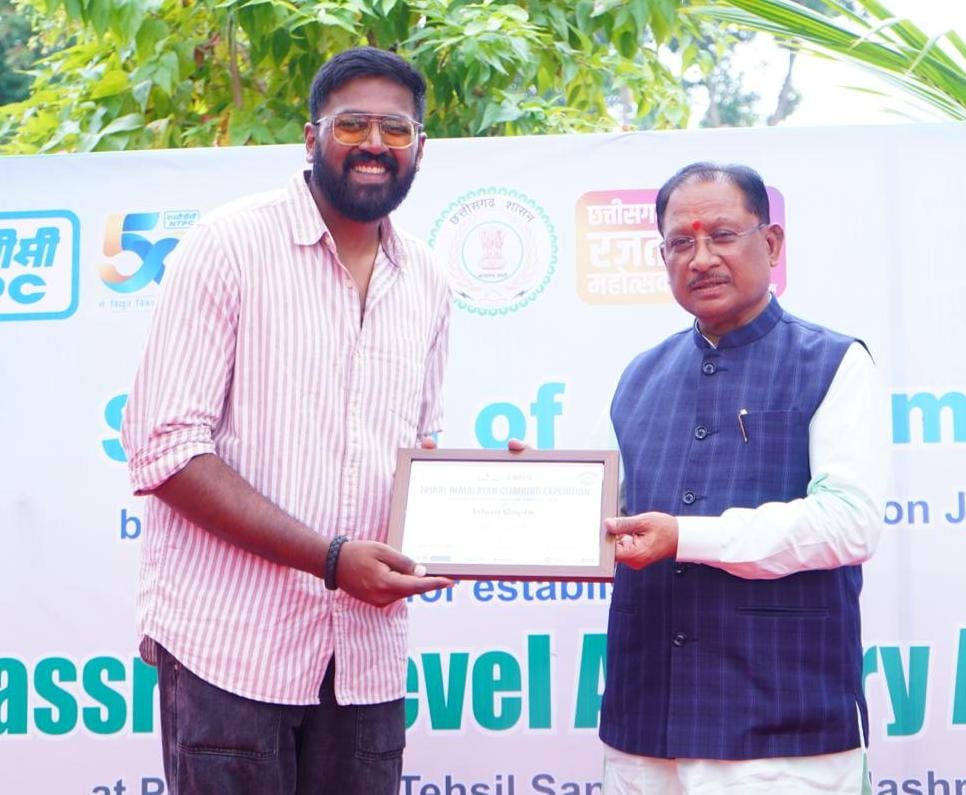 जशपुर के युवाओं ने छुआ हिमालय की ऊंचाइयों को: 5350 मीटर की ऊंचाई पर ट्रैकिंग, रॉक क्लाइंबिंग और आइस क्लाइंबिंग का अद्भुत अनुभव जशपुर के युवाओं ने छुआ हिमालय की ऊंचाइयों को: 5350 मीटर की ऊंचाई पर ट्रैकिंग, रॉक क्लाइंबिंग और आइस क्लाइंबिंग का अद्भुत अनुभव