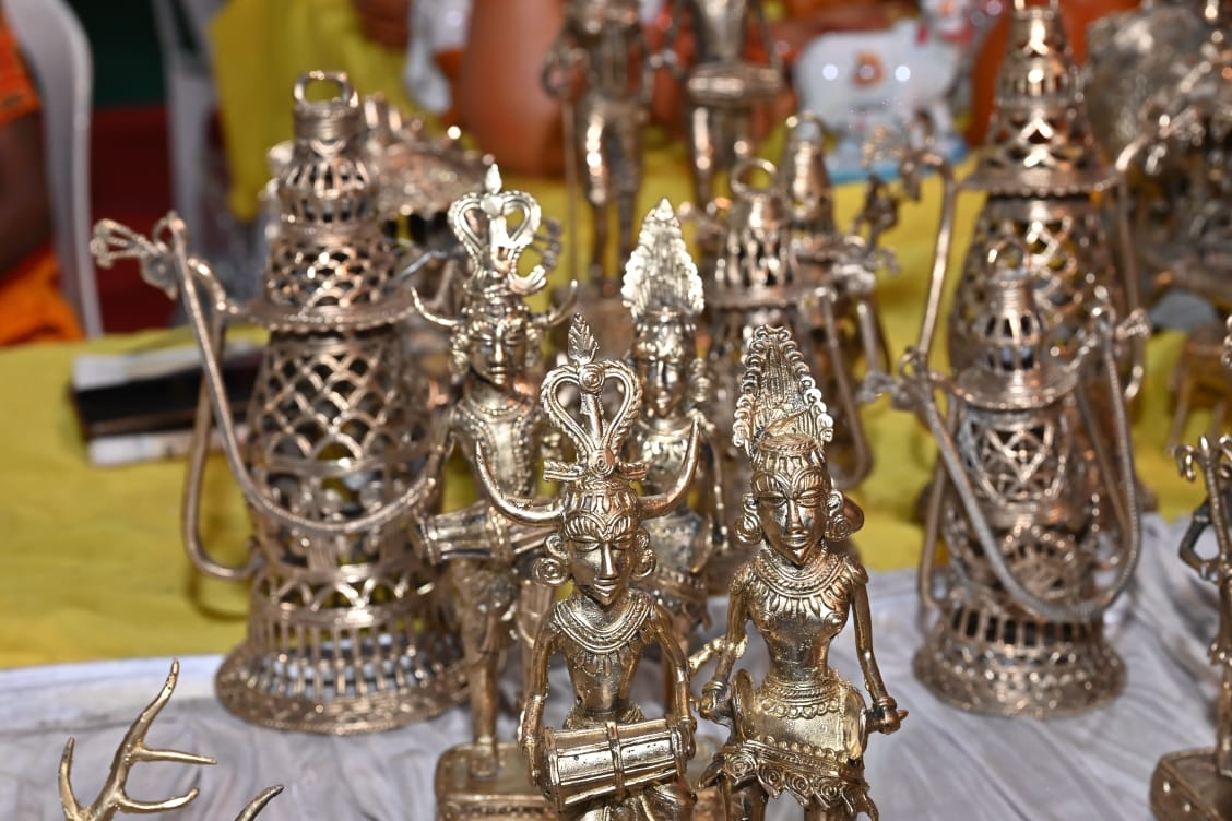 शिल्पग्राम में झलकी छत्तीसगढ़ की परंपरा और रचनात्मकता…… शिल्पग्राम में झलकी छत्तीसगढ़ की परंपरा और रचनात्मकता……