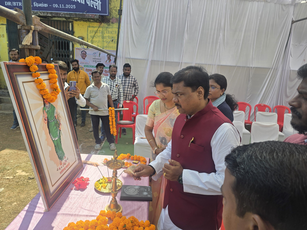 पल्ली केंद्र से धान खरीदी सत्र की शुरुआत, c ने किया निरीक्षण पल्ली केंद्र से धान खरीदी सत्र की शुरुआत, c ने किया निरीक्षण