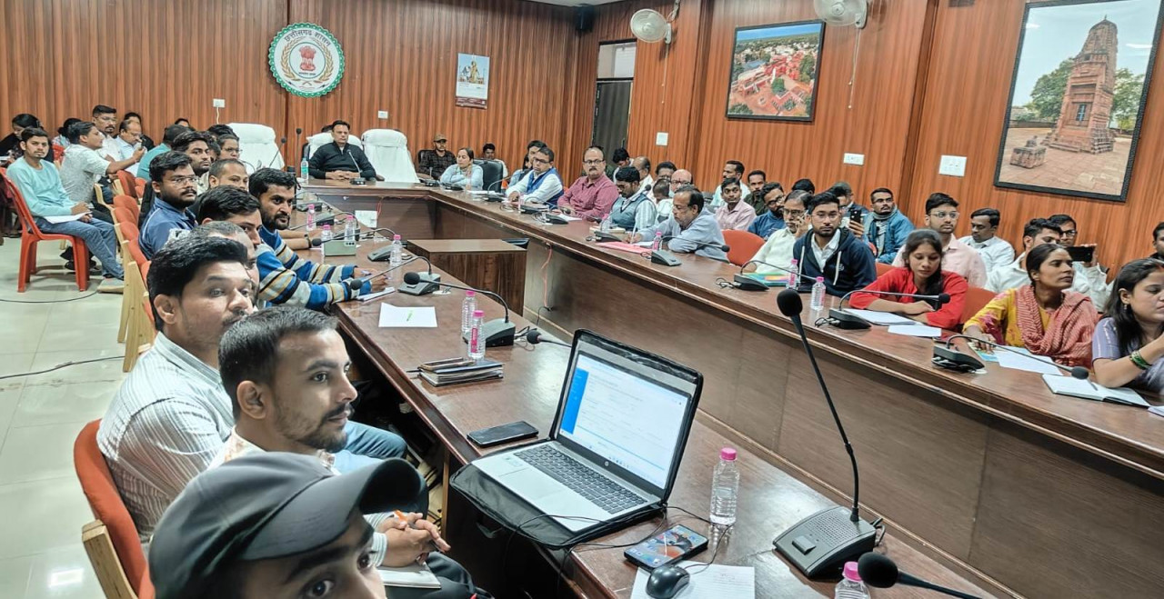 खैरागढ़ जिले में 4 समिति प्रबंधक निलंबित खैरागढ़ जिले में 4 समिति प्रबंधक निलंबित