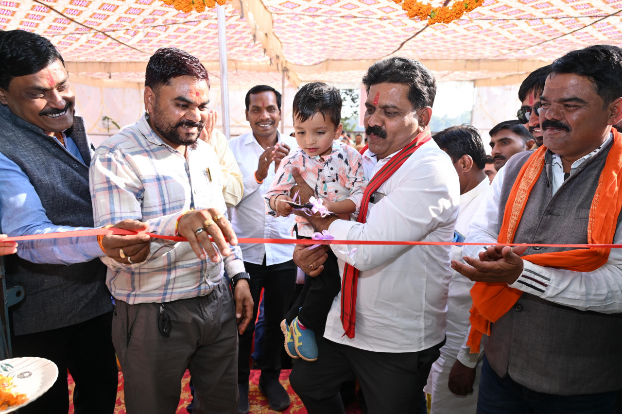 उपमुख्यमंत्री श्री विजय शर्मा ने देवांगन समाज एवं क्षत्रिय पवार समाज के सामुदायिक भवनों का किया लोकार्पण उपमुख्यमंत्री श्री विजय शर्मा ने देवांगन समाज एवं क्षत्रिय पवार समाज के सामुदायिक भवनों का किया लोकार्पण