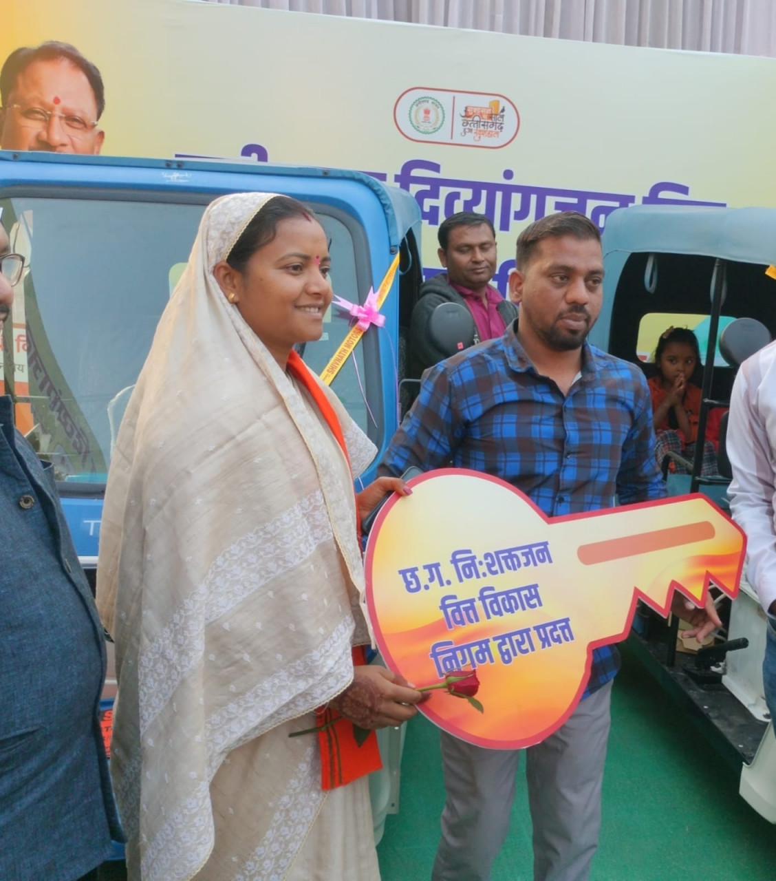 दिव्यांगजन स्वावलंबन को नई दिशा : शासन की संवेदनशील पहल से श्री चंदन निलहर बने आत्मनिर्भर दिव्यांगजन स्वावलंबन को नई दिशा : शासन की संवेदनशील पहल से श्री चंदन निलहर बने आत्मनिर्भर