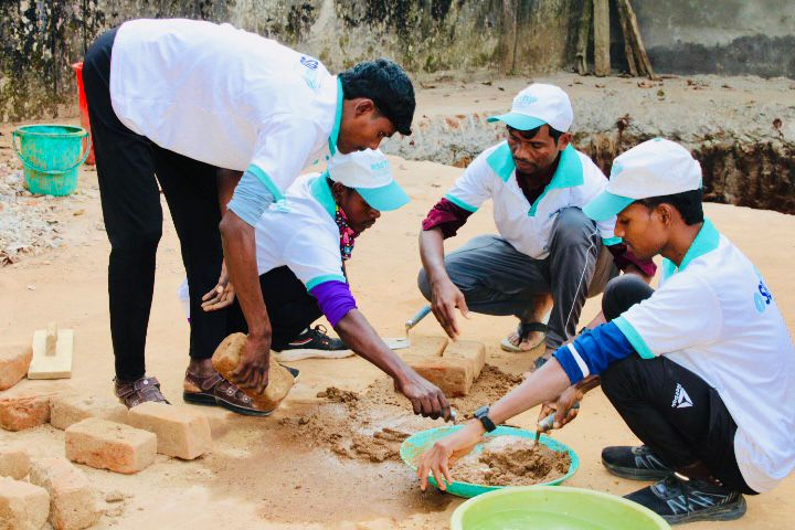 जहाँ बंदूकें खामोश हुईं, वहाँ भविष्य की नींव रखी जा रही है जहाँ बंदूकें खामोश हुईं, वहाँ भविष्य की नींव रखी जा रही है