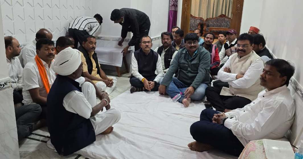 वन मंत्री श्री केदार कश्यप और पूर्व सांसद श्री दिनेश कश्यप को मातृ-शोक वन मंत्री श्री केदार कश्यप और पूर्व सांसद श्री दिनेश कश्यप को मातृ-शोक