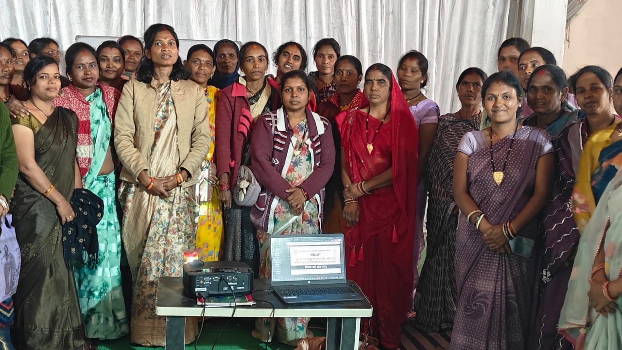 स्व-सहायता समूहों को बाजार से जोड़ने की दिशा में ठोस पहल स्व-सहायता समूहों को बाजार से जोड़ने की दिशा में ठोस पहल