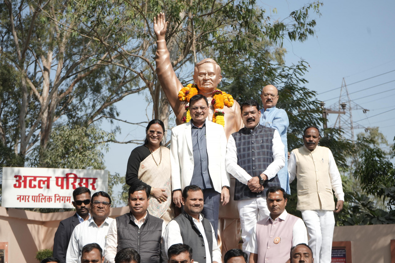 दूरदर्शी नेता, सशक्त वक्ता और सभी दलों के सम्माननीय व्यक्तित्व थे अटल बिहारी वाजपेयी जी: मंत्री श्री लखनलाल देवांगन दूरदर्शी नेता, सशक्त वक्ता और सभी दलों के सम्माननीय व्यक्तित्व थे अटल बिहारी वाजपेयी जी: मंत्री श्री लखनलाल देवांगन