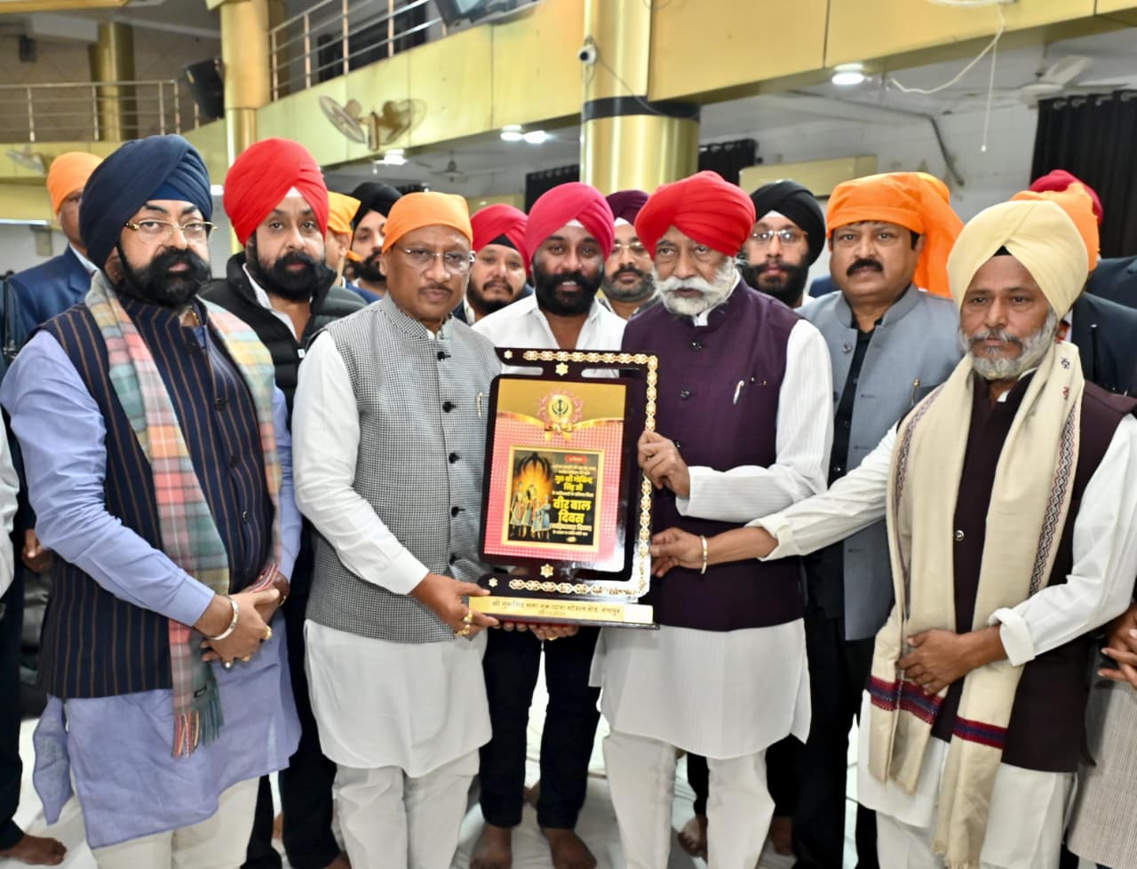 साहिबजादों के वीरता एवं बलिदान को जन जन तक पहुंचाने की आवश्यकता – मुख्यमंत्री श्री साय साहिबजादों के वीरता एवं बलिदान को जन जन तक पहुंचाने की आवश्यकता – मुख्यमंत्री श्री साय