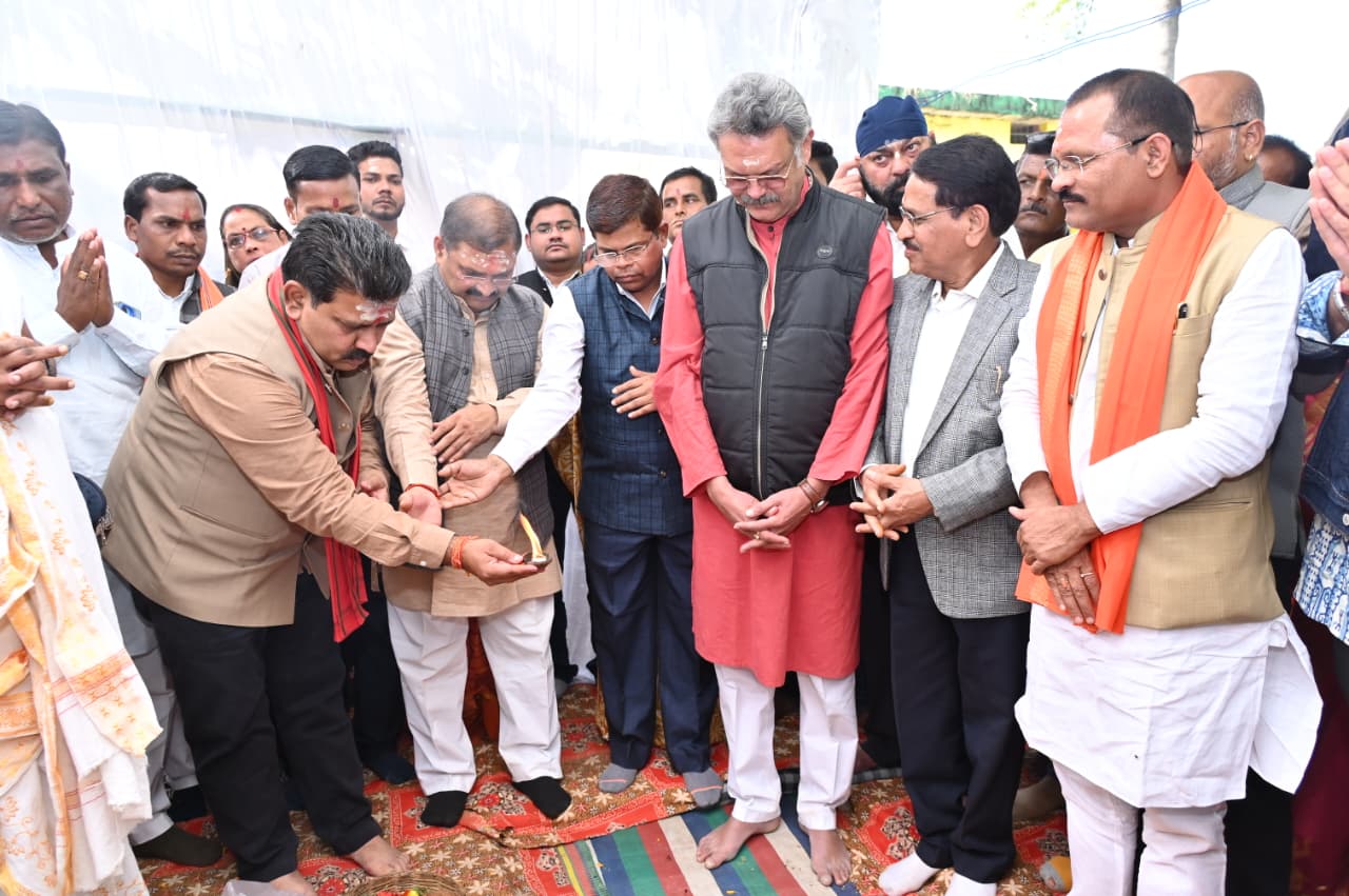 उप मुख्यमंत्री श्री विजय शर्मा ने श्री पंचमुखी बूढ़ा महादेव मंदिर में कांवड़िया विश्राम गृह निर्माण का किया भूमिपूजन, 1.54 करोड़ की लागत से होगा तैयार उप मुख्यमंत्री श्री विजय शर्मा ने श्री पंचमुखी बूढ़ा महादेव मंदिर में कांवड़िया विश्राम गृह निर्माण का किया भूमिपूजन, 1.54 करोड़ की लागत से होगा तैयार