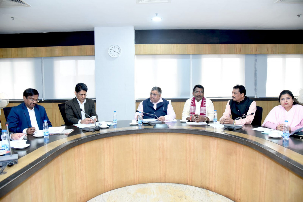 पर्यटन एवं संस्कृति मंत्री श्री राजेश अग्रवाल ने की राजिम कुंभ की तैयारियों की विस्तृत समीक्षा पर्यटन एवं संस्कृति मंत्री श्री राजेश अग्रवाल ने की राजिम कुंभ की तैयारियों की विस्तृत समीक्षा