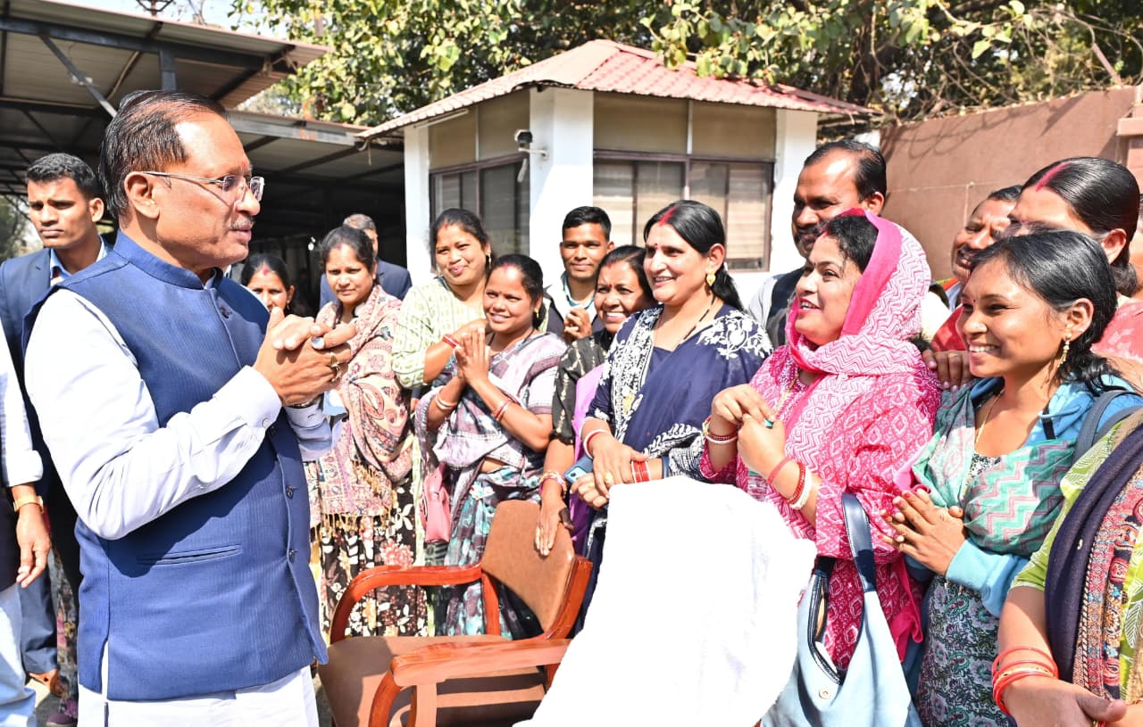 पंचायत प्रतिनिधियों के अध्ययन भ्रमण से ग्रामीण विकास को मिलेगी नई दिशा – मुख्यमंत्री श्री विष्णुदेव साय पंचायत प्रतिनिधियों के अध्ययन भ्रमण से ग्रामीण विकास को मिलेगी नई दिशा – मुख्यमंत्री श्री विष्णुदेव साय