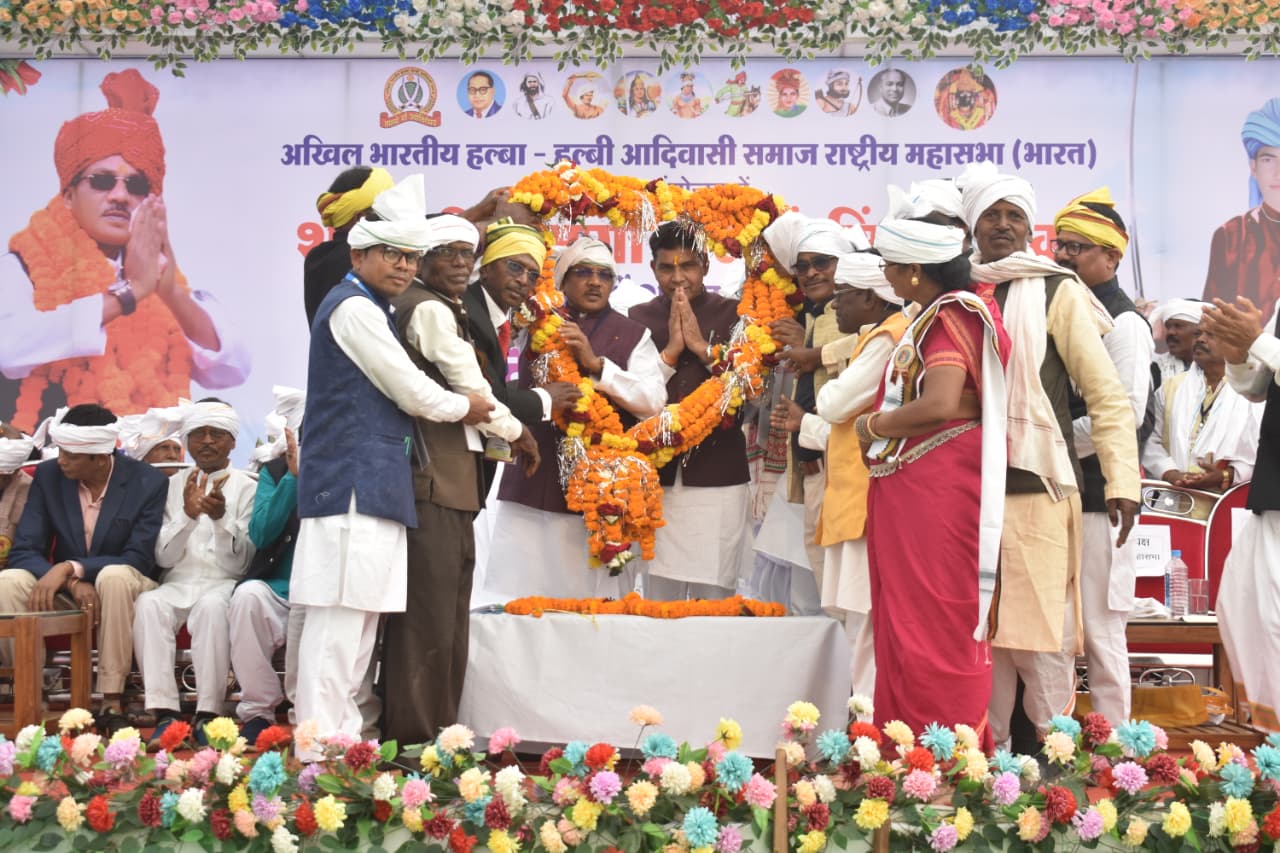 केन्द्र व राज्य सरकार आदिवासी समाज के सर्वांगीण विकास के लिए कृतसंकल्पित: मंत्री श्री टंकराम वर्मा केन्द्र व राज्य सरकार आदिवासी समाज के सर्वांगीण विकास के लिए कृतसंकल्पित: मंत्री श्री टंकराम वर्मा