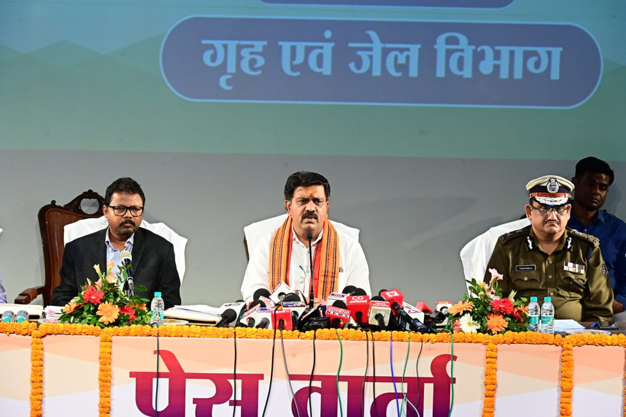 नए आपराधिक कानूनों के प्रयोग से पुलिस प्रक्रिया हुई तीव्र एवं आसान – उपमुख्यमंत्री श्री विजय शर्मा नए आपराधिक कानूनों के प्रयोग से पुलिस प्रक्रिया हुई तीव्र एवं आसान – उपमुख्यमंत्री श्री विजय शर्मा