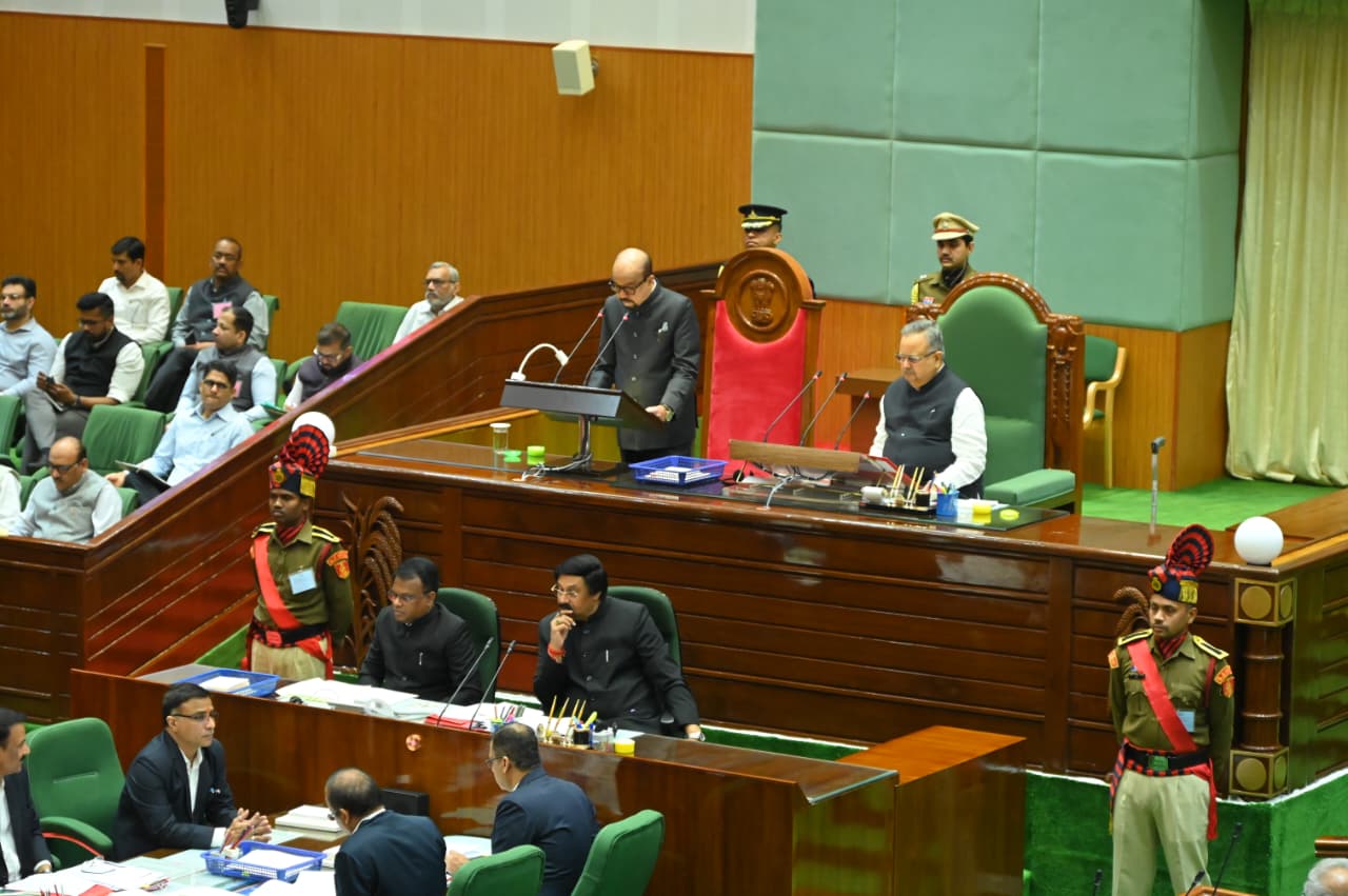 राज्यपाल श्री डेका ने छत्तीसगढ की 6 वीं विधानसभा के अष्टम् सत्र को संबोधित किया राज्यपाल श्री डेका ने छत्तीसगढ की 6 वीं विधानसभा के अष्टम् सत्र को संबोधित किया