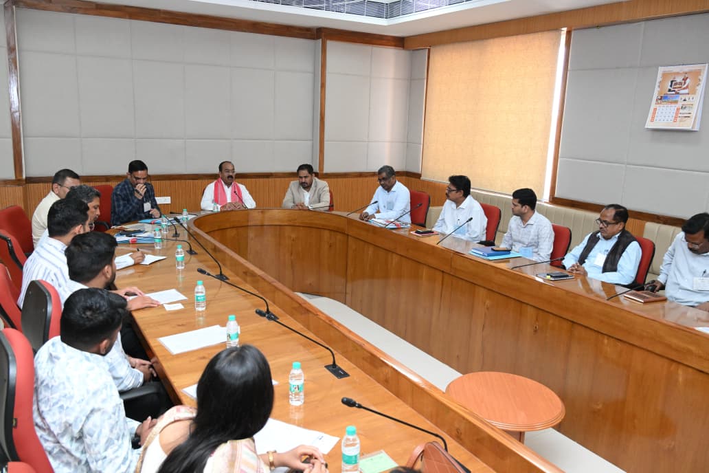 स्वच्छ और सुरक्षित पेयजल उपलब्ध कराने लोक स्वास्थ्य यांत्रिकी विभाग प्रतिबद्ध – श्री अरुण साव स्वच्छ और सुरक्षित पेयजल उपलब्ध कराने लोक स्वास्थ्य यांत्रिकी विभाग प्रतिबद्ध – श्री अरुण साव