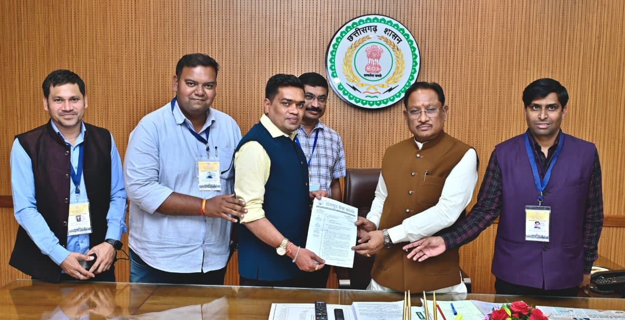 मुख्यमंत्री श्री विष्णुदेव साय से प्रेस क्लब प्रतिनिधिमंडल ने की सौजन्य मुलाकात मुख्यमंत्री श्री विष्णुदेव साय से प्रेस क्लब प्रतिनिधिमंडल ने की सौजन्य मुलाकात