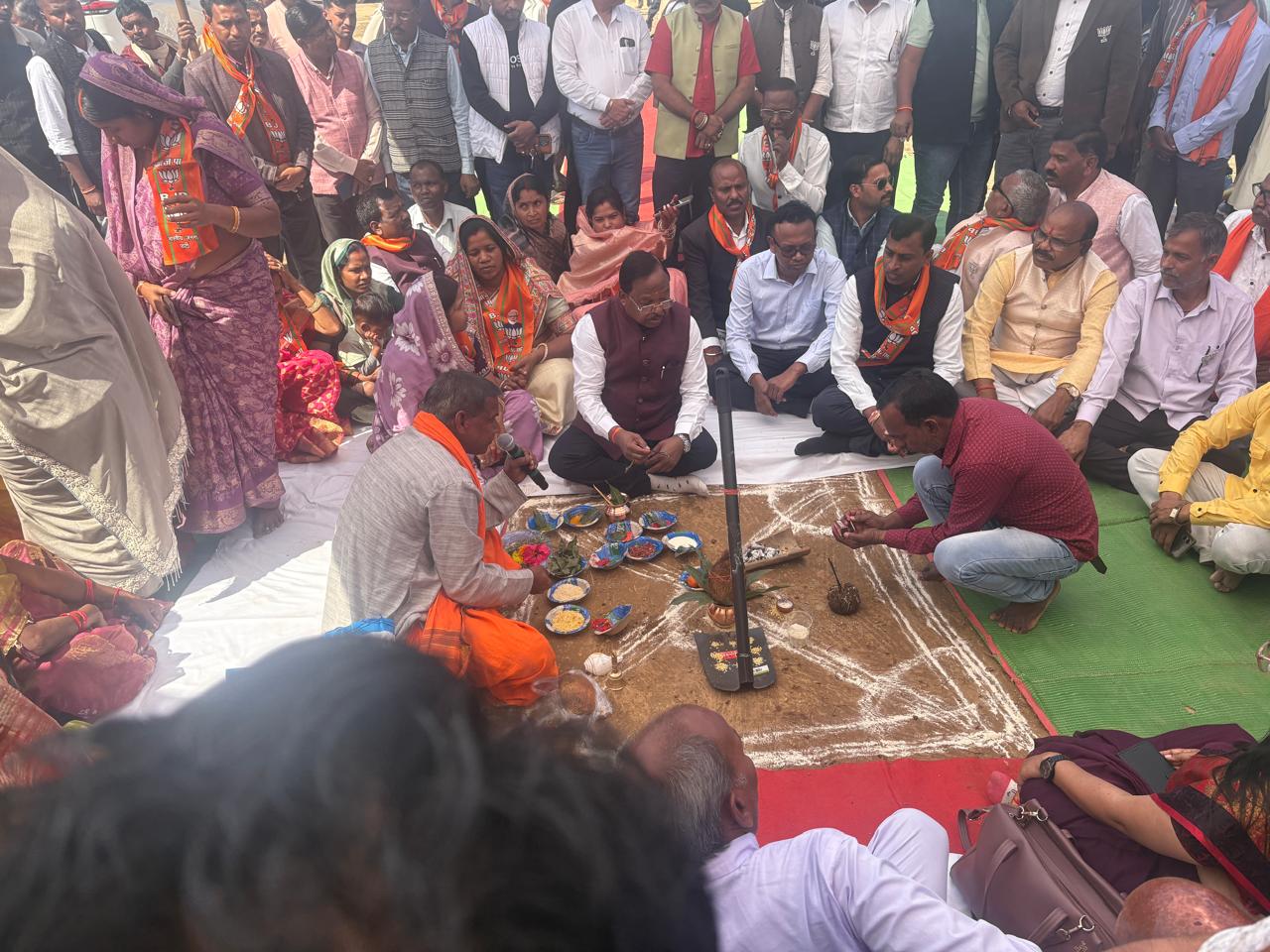 कृषि मंत्री श्री राम विचार नेताम ने धोन्धा प्रतापपुर में किया कृषि महाविद्यालय का भूमि पूजन कृषि मंत्री श्री राम विचार नेताम ने धोन्धा प्रतापपुर में किया कृषि महाविद्यालय का भूमि पूजन