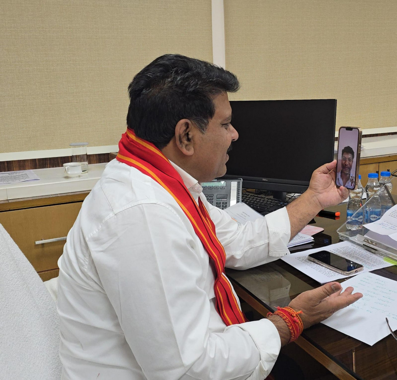 बीजापुर के अंकित की यूपीएससी में सफलता पर उपमुख्यमंत्री श्री विजय शर्मा ने वीडियो कॉल पर दी बधाई बीजापुर के अंकित की यूपीएससी में सफलता पर उपमुख्यमंत्री श्री विजय शर्मा ने वीडियो कॉल पर दी बधाई