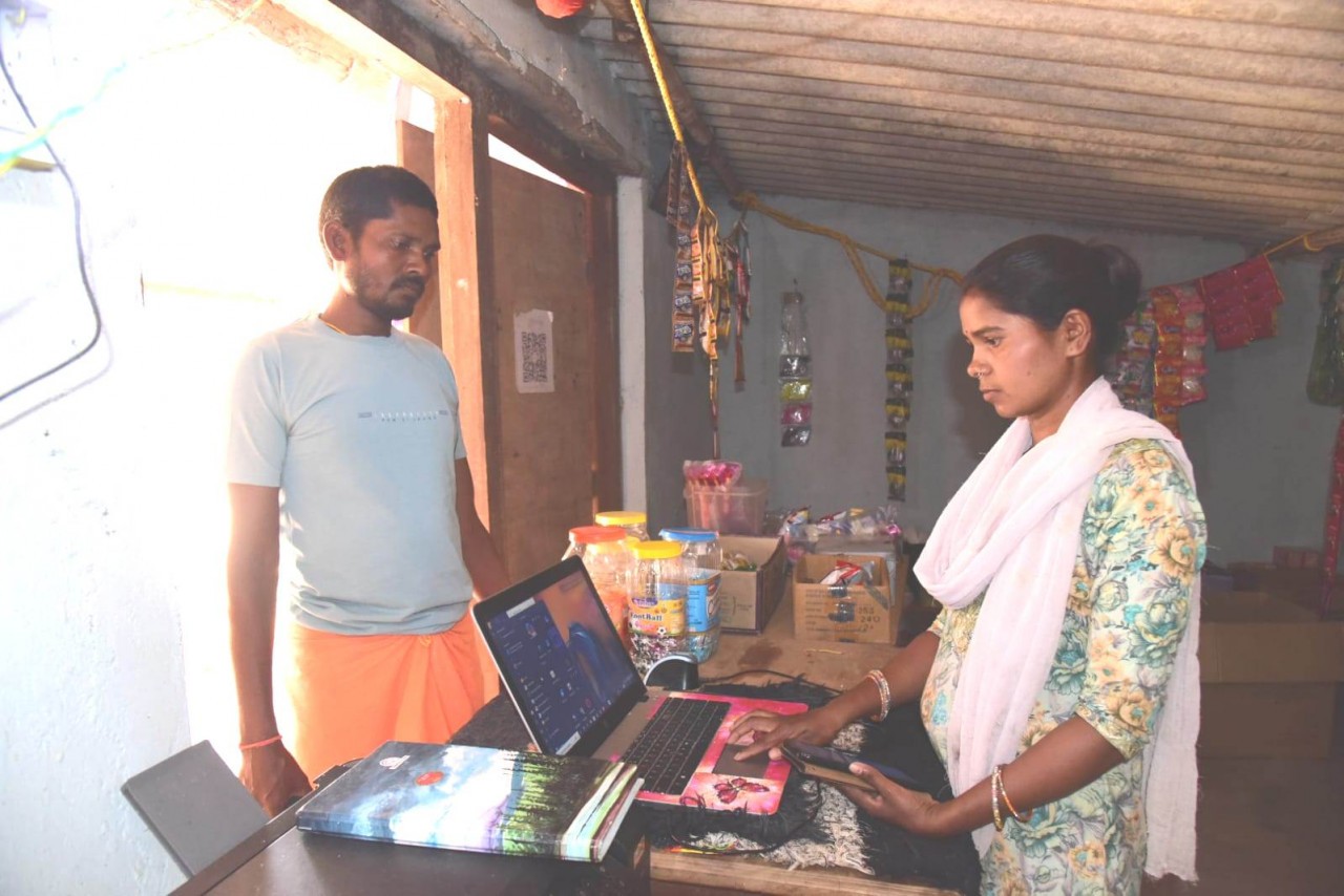 दूरस्थ गांवों तक बैंकिंग सुविधाएं पहुंचाकर बदलाव ला रही हैं रिंगो कश्यप दूरस्थ गांवों तक बैंकिंग सुविधाएं पहुंचाकर बदलाव ला रही हैं रिंगो कश्यप