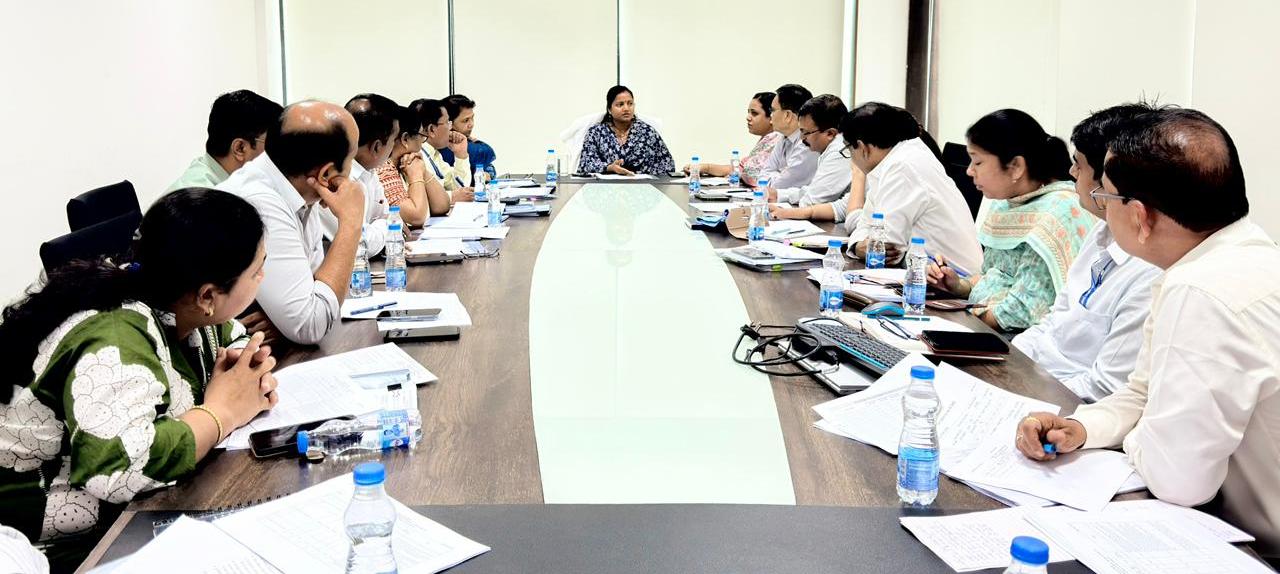 महिलाओं और बच्चों के कल्याण में खर्च का हर रुपया पारदर्शी तरीके से उपयोग हो: श्रीमती लक्ष्मी राजवाड़े महिलाओं और बच्चों के कल्याण में खर्च का हर रुपया पारदर्शी तरीके से उपयोग हो: श्रीमती लक्ष्मी राजवाड़े