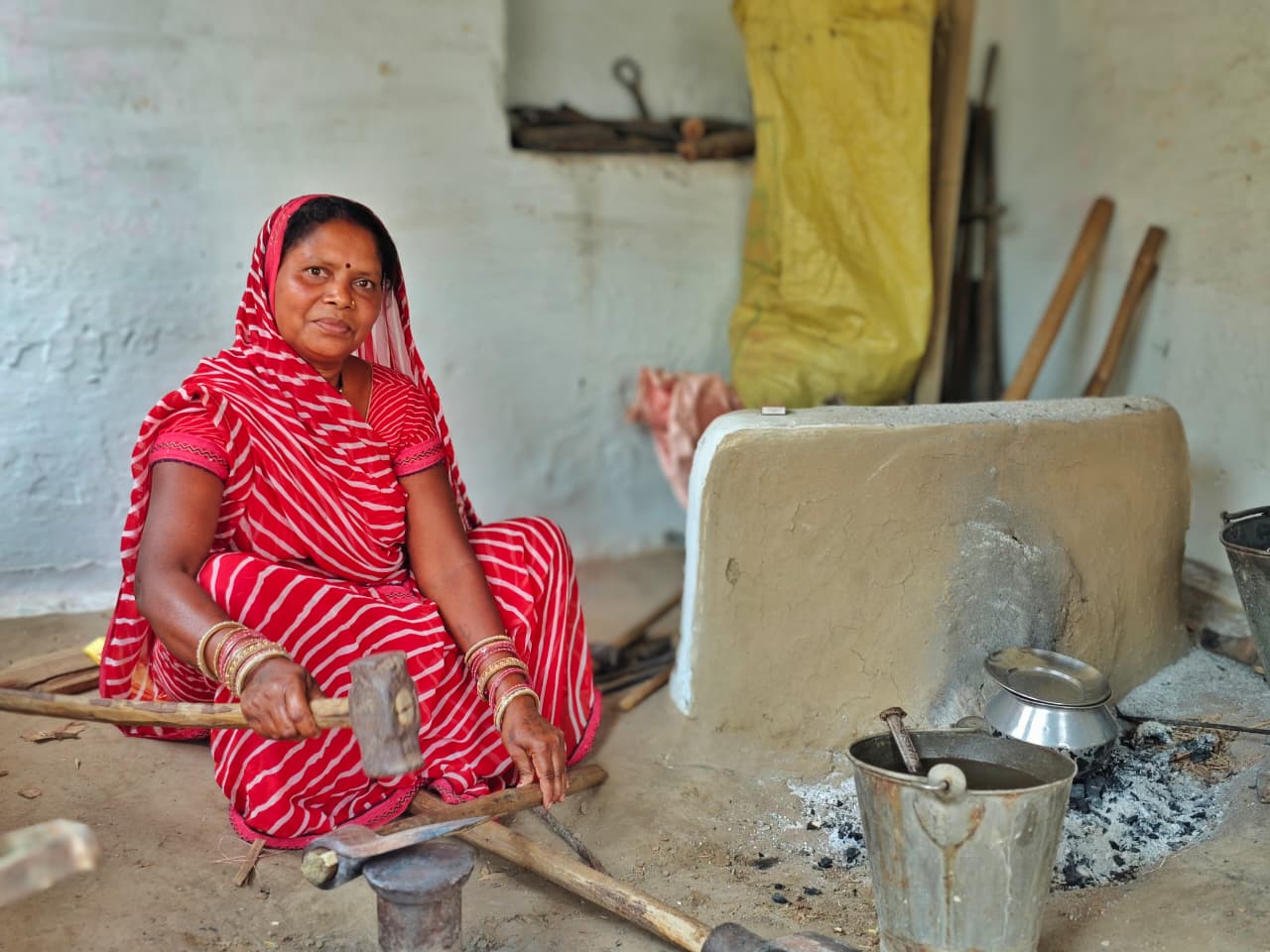 पारंपरिक लोहारी से आत्मनिर्भरता का सफर पारंपरिक लोहारी से आत्मनिर्भरता का सफर