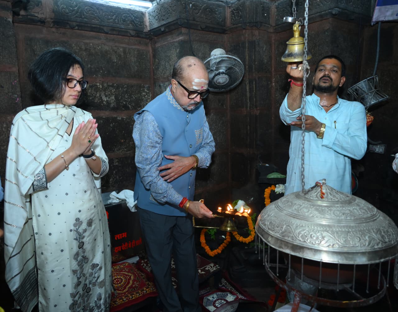 भोरमदेव पहुंचे राज्यपाल श्री रमेन डेका, पूजा-अर्चना कर प्रदेशवासियों की सुख-समृद्धि की कामना की