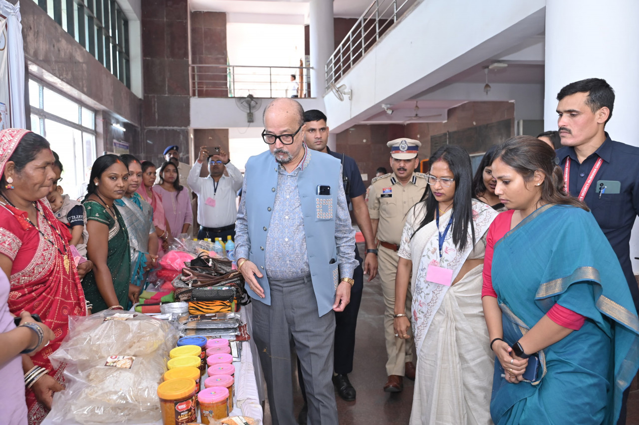 राज्यपाल श्री रमेन डेका ने विहान महिला समूहों की सराहना की