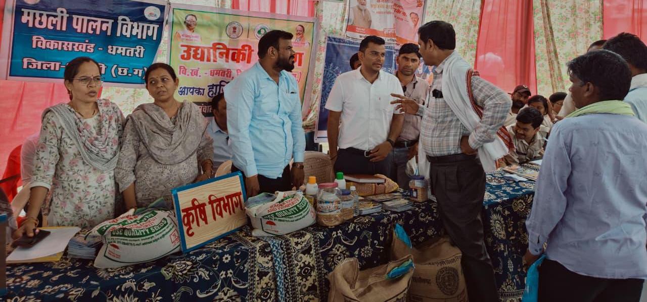 सशक्त सुशासन 2026 : धमतरी जिला प्रशासन की बड़ी उपलब्धि ‘सुशासन तिहार’ में अब तक 8,500 से अधिक जनसमस्याओं का ऑन-स्पॉट निपटारा सशक्त सुशासन 2026 : धमतरी जिला प्रशासन की बड़ी उपलब्धि ‘सुशासन तिहार’ में अब तक 8,500 से अधिक जनसमस्याओं का ऑन-स्पॉट निपटारा