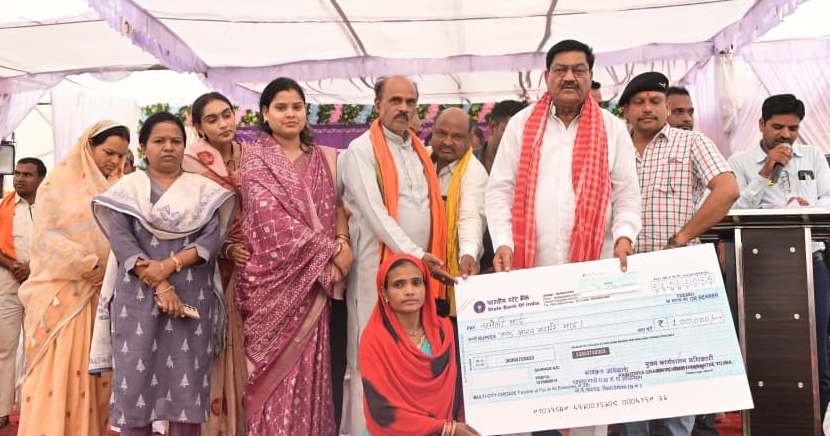 कटई में लगा जन समस्या निवारण शिविर, विभिन्न योजनाओं से हितग्राही हुए लाभान्वित