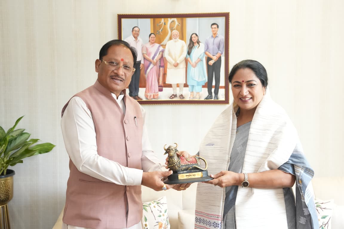 नई दिल्ली में मुख्यमंत्री विष्णु देव साय ने दिल्ली की मुख्यमंत्री रेखा गुप्ता से की सौजन्य भेंट नई दिल्ली में मुख्यमंत्री विष्णु देव साय ने दिल्ली की मुख्यमंत्री रेखा गुप्ता से की सौजन्य भेंट