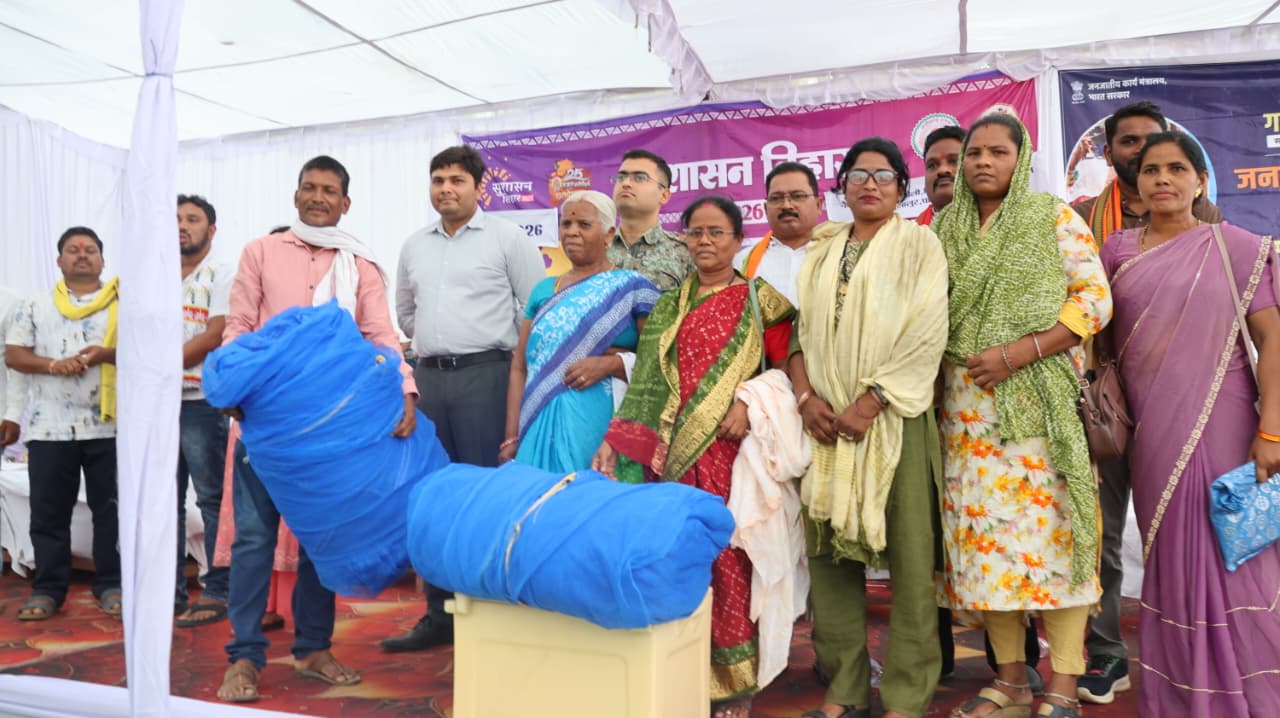 सुशासन तिहार’ : ’नैमेड़ समाधान शिविर में उमड़ा जनसैलाब, ग्रामीणों और पुनर्वासित युवाओं को मिला योजनाओं का लाभ