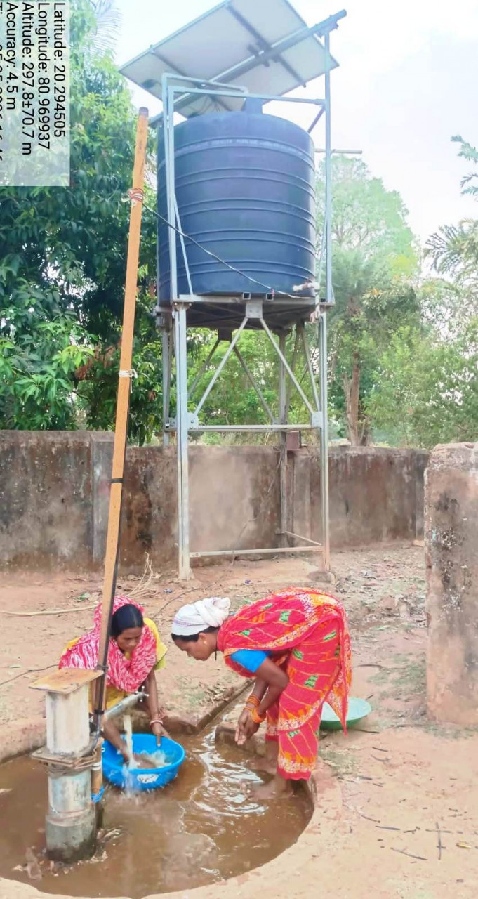 सोलर पंप की खराबी तत्काल दूर कर बहाल की गई जलापूर्ति, ग्रामीणों को मिली राहत
