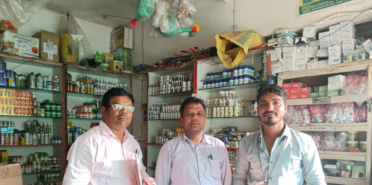 खाद दुकानों पर कृषि विभाग की ताबड़तोड़ कार्रवाई, नियमों के उल्लंघन पर दुकानें सील कर दिया नोटिस