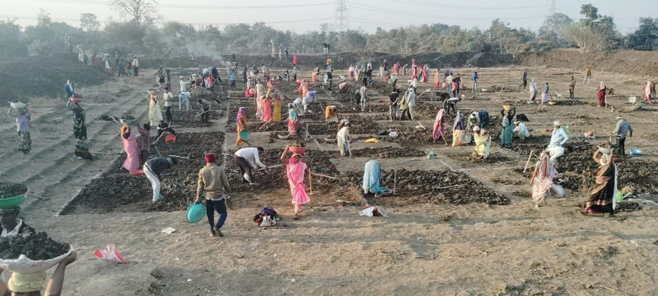 जल संरक्षण के साथ मिल रहा बंपर रोजगार, मोर गांव, मोर तरिया’ अभियान से संवर रहे ग्रामीण क्षेत्र जल संरक्षण के साथ मिल रहा बंपर रोजगार, मोर गांव, मोर तरिया’ अभियान से संवर रहे ग्रामीण क्षेत्र