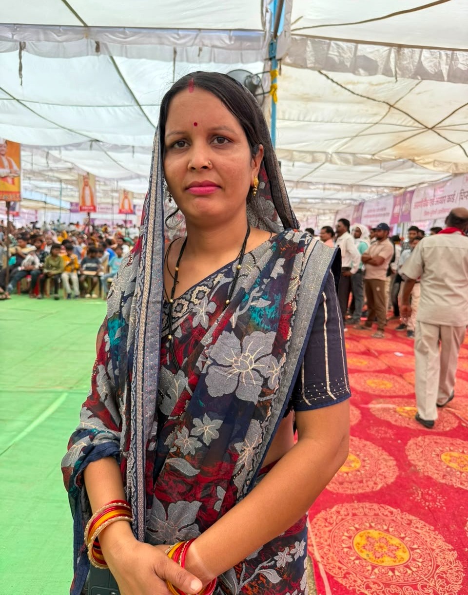 स्व-सहायता समूह से जुड़कर धनेश्वरी ने खोला कृषि केंद्र और फोटोकापी सेंटर