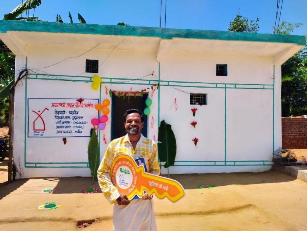 जब सपनों को मिला अपना पता: प्रधानमंत्री आवास योजना ने श्री चन्द्रदेव के जीवन में भरी खुशियों की नई रोशनी