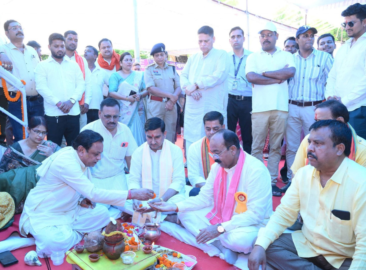 विकास की नई इबारत लिख रहा बिलासपुर, योजनाओं का लाभ अंतिम व्यक्ति तक पहुंचाना हमारी प्रतिबद्धता : केंद्रीय राज्य मंत्री श्री तोखन साहू