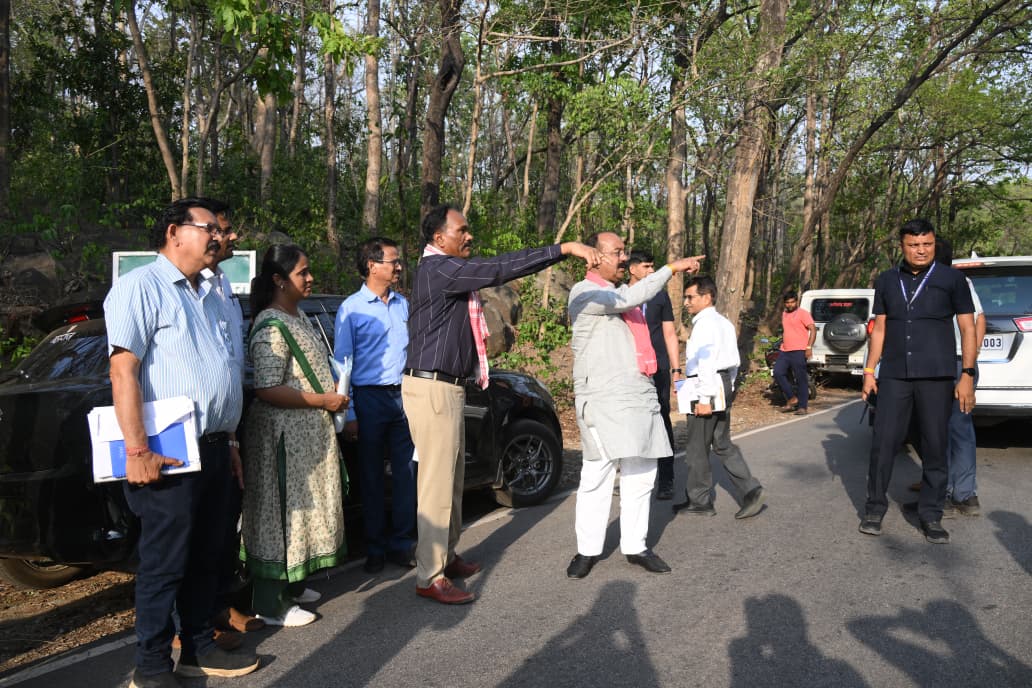उप मुख्यमंत्री श्री अरुण साव ने 308 करोड़ की लागत से बन रहे केशकाल घाट बायपास रुट का किया निरीक्षण उप मुख्यमंत्री श्री अरुण साव ने 308 करोड़ की लागत से बन रहे केशकाल घाट बायपास रुट का किया निरीक्षण