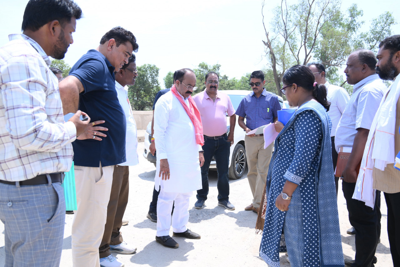 जगदलपुर में एक्शन मोड में उप मुख्यमंत्री अरुण साव, 101 करोड़ की जल परियोजनाओं समेत कई विकास कार्यों का किया निरीक्षण जगदलपुर में एक्शन मोड में उप मुख्यमंत्री अरुण साव, 101 करोड़ की जल परियोजनाओं समेत कई विकास कार्यों का किया निरीक्षण