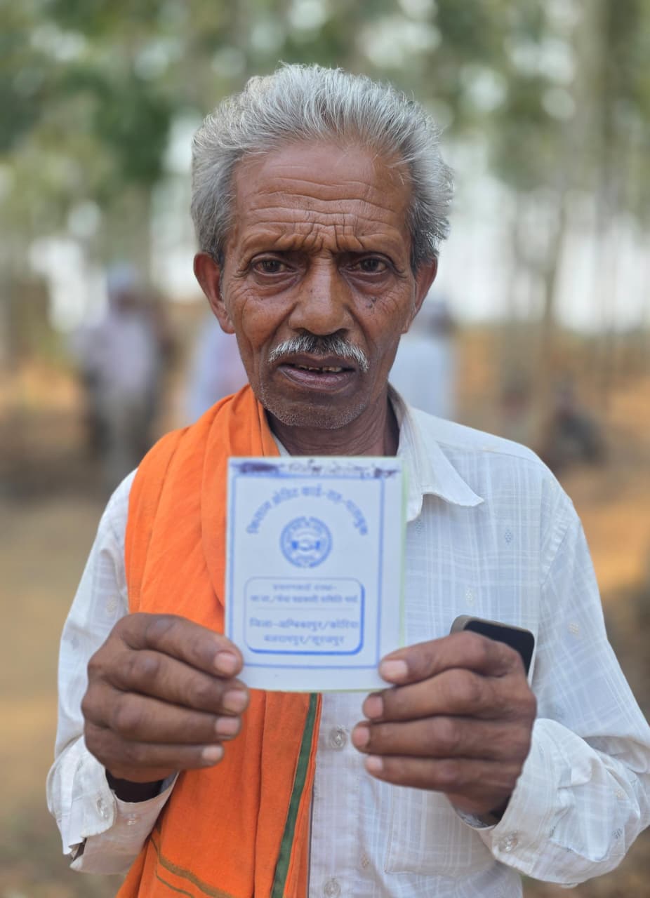 सुशासन तिहार से किसान निर्मल राम को मिली आर्थिक मजबूती, बना किसान क्रेडिट कार्ड सुशासन तिहार से किसान निर्मल राम को मिली आर्थिक मजबूती, बना किसान क्रेडिट कार्ड