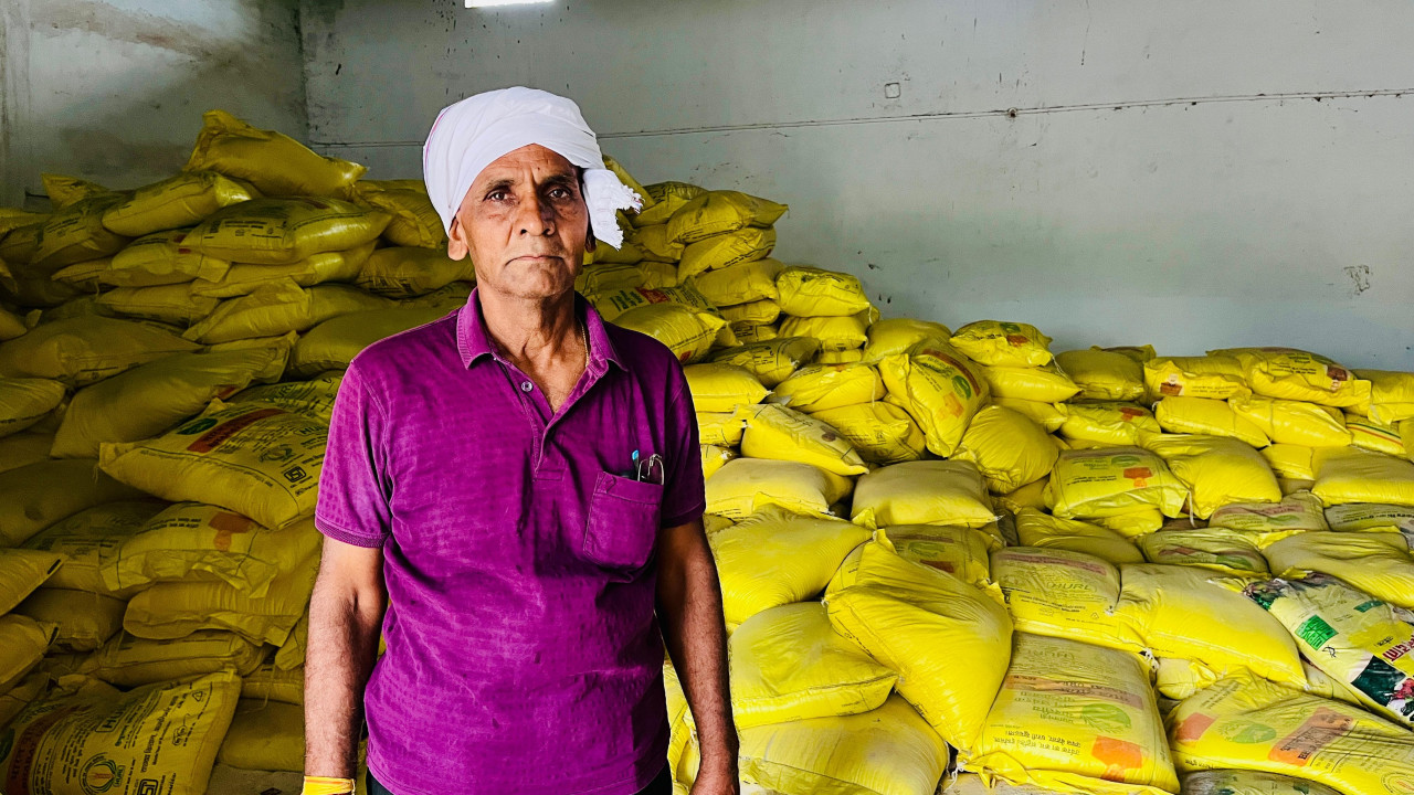 किसान अवध राम ठाकुर बोले बिना परेशानी मिला खाद, नैनो उर्वरकों की जानकारी से खेती में होगा लाभ किसान अवध राम ठाकुर बोले बिना परेशानी मिला खाद, नैनो उर्वरकों की जानकारी से खेती में होगा लाभ