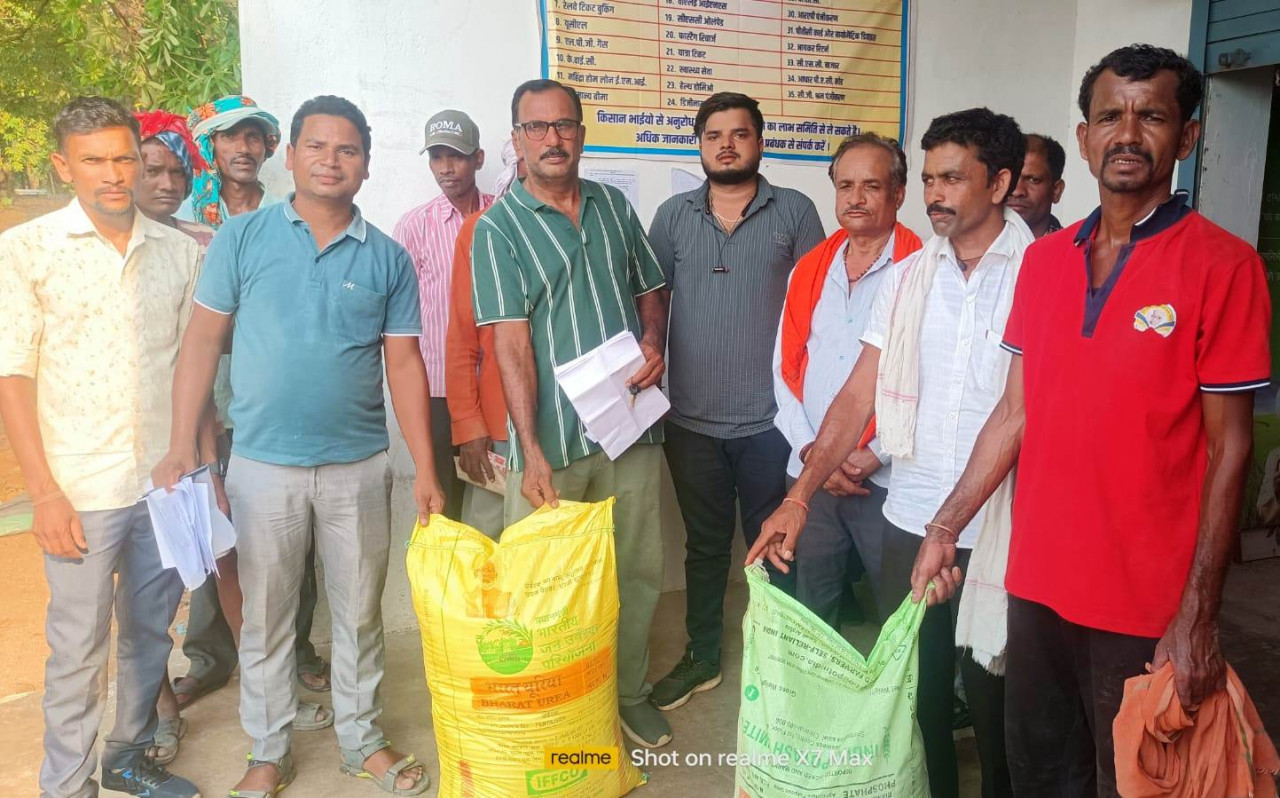 पर्याप्त खाद उपलब्ध, भंडारण और वितरण पिछले वर्ष की तुलना में तेज