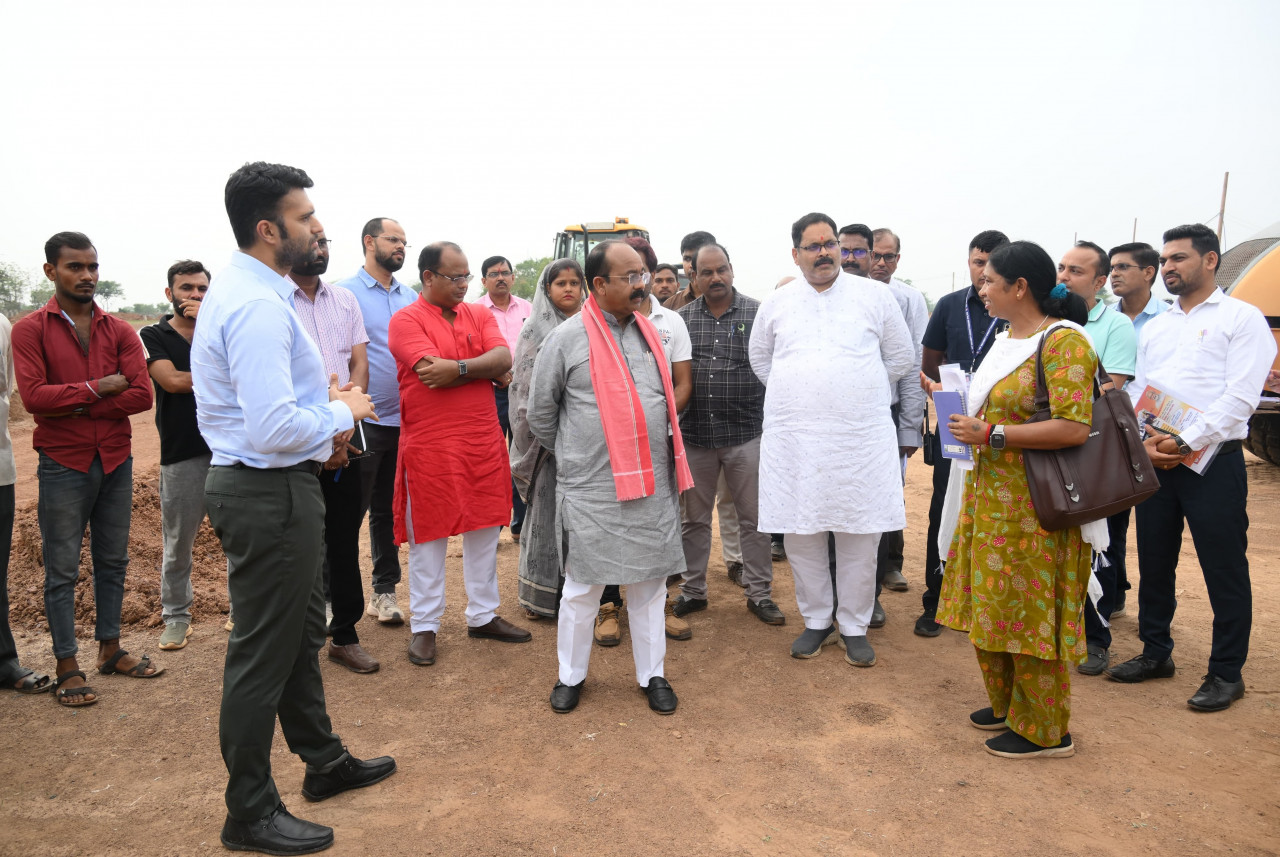 उप मुख्यमंत्री श्री अरुण साव ने इंटिग्रेटेड स्पोर्ट्स स्टेडियम का किया स्थल निरीक्षण, कुछ दिनों पहले शुरू हुआ है काम