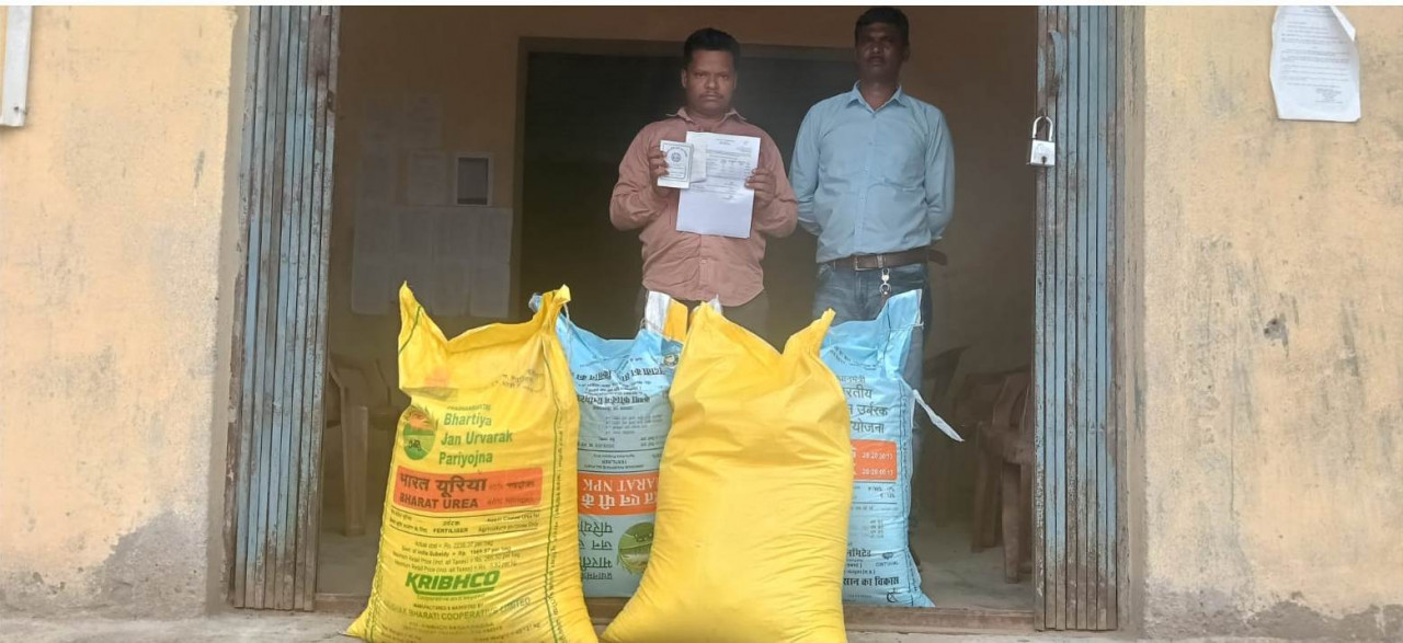 मुख्यमंत्री हेल्पलाइन 1076 पर की शिकायतः 24 घंटे में किसान अजय राजवाड़े को मिला खाद