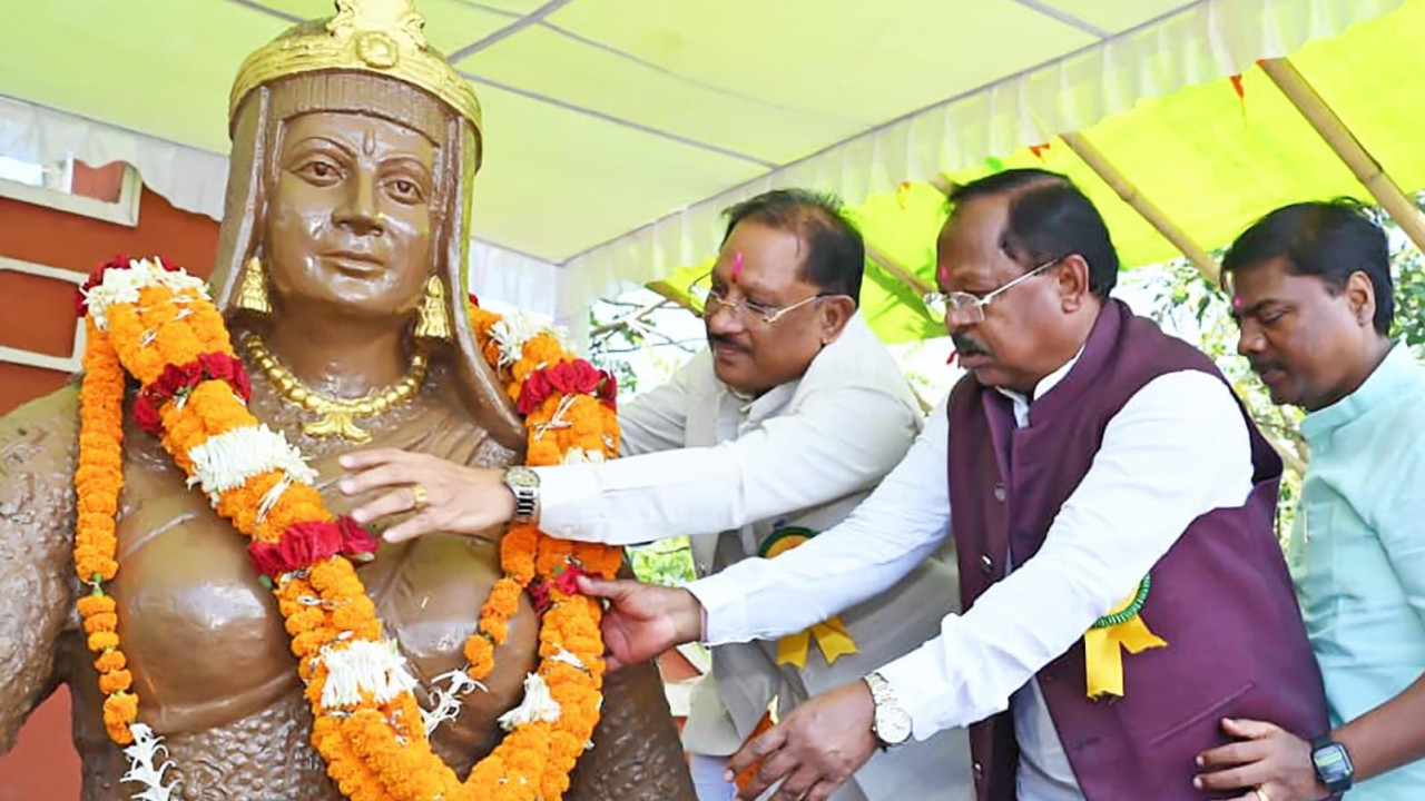 वीरांगना रानी दुर्गावती का शौर्य और बलिदान राष्ट्र की प्रेरणा का अमर स्रोत : मुख्यमंत्री श्री विष्णुदेव साय