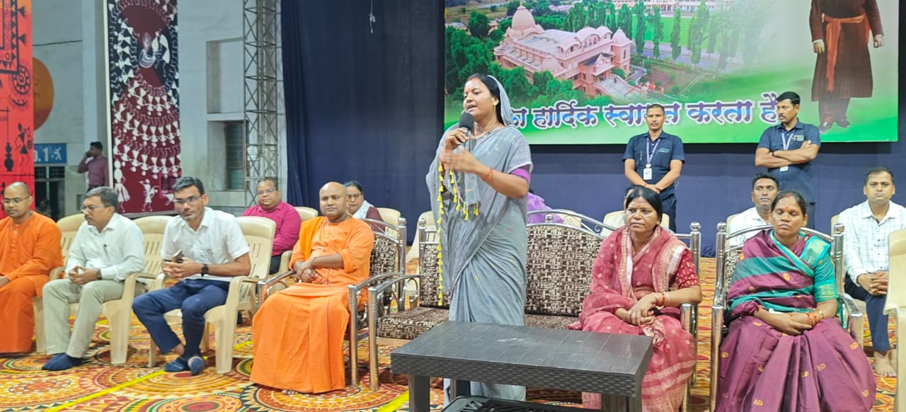 नक्सल मुक्त नारायणपुर विकास की नई उड़ान पर : मंत्री श्रीमती लक्ष्मी राजवाड़े ने विद्यार्थियों को दिया बड़े सपने देखने का संदेश