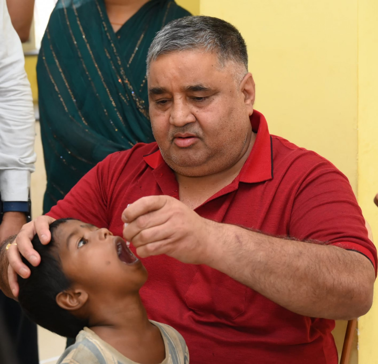 हर बच्चे तक पहुंचे पोलियो की सुरक्षा का कवच: पर्यटन एवं संस्कृति मंत्री श्री राजेश अग्रवाल ने पिलाई जीवनरक्षक खुराक